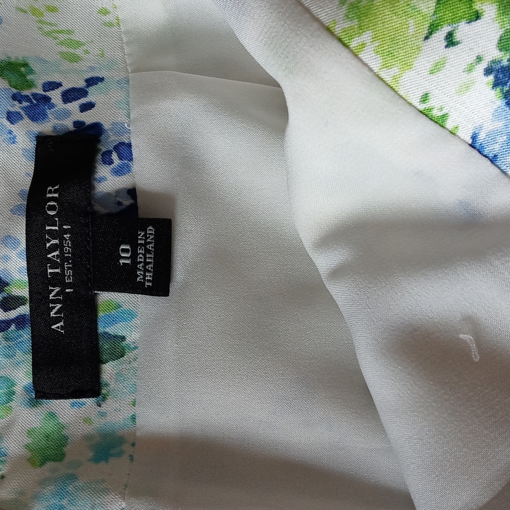 Ann Taylor Size 10 Ladies Mid-Length Skirt